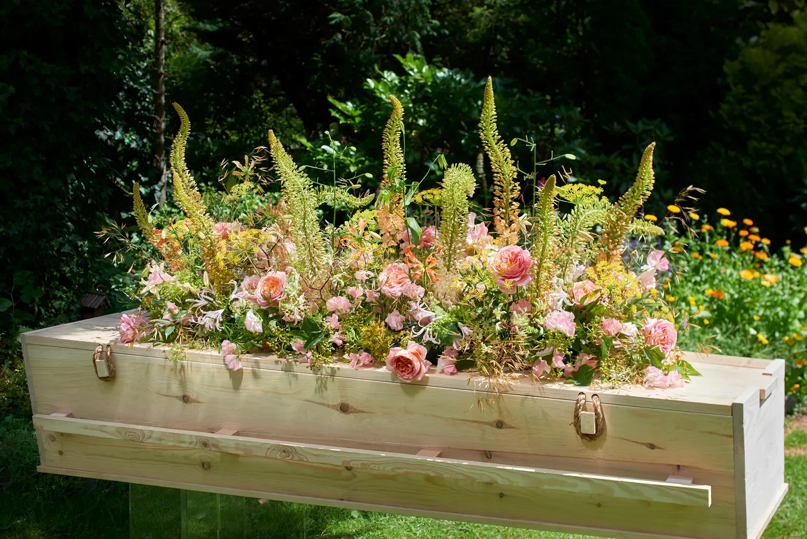 Kistbedekking Ik Mis Je, bloemen voor op de kist voor de uitvaart