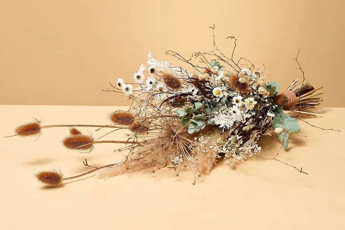 Rouwboeket Sterrendistel, droogbloemen voor de uitvaart